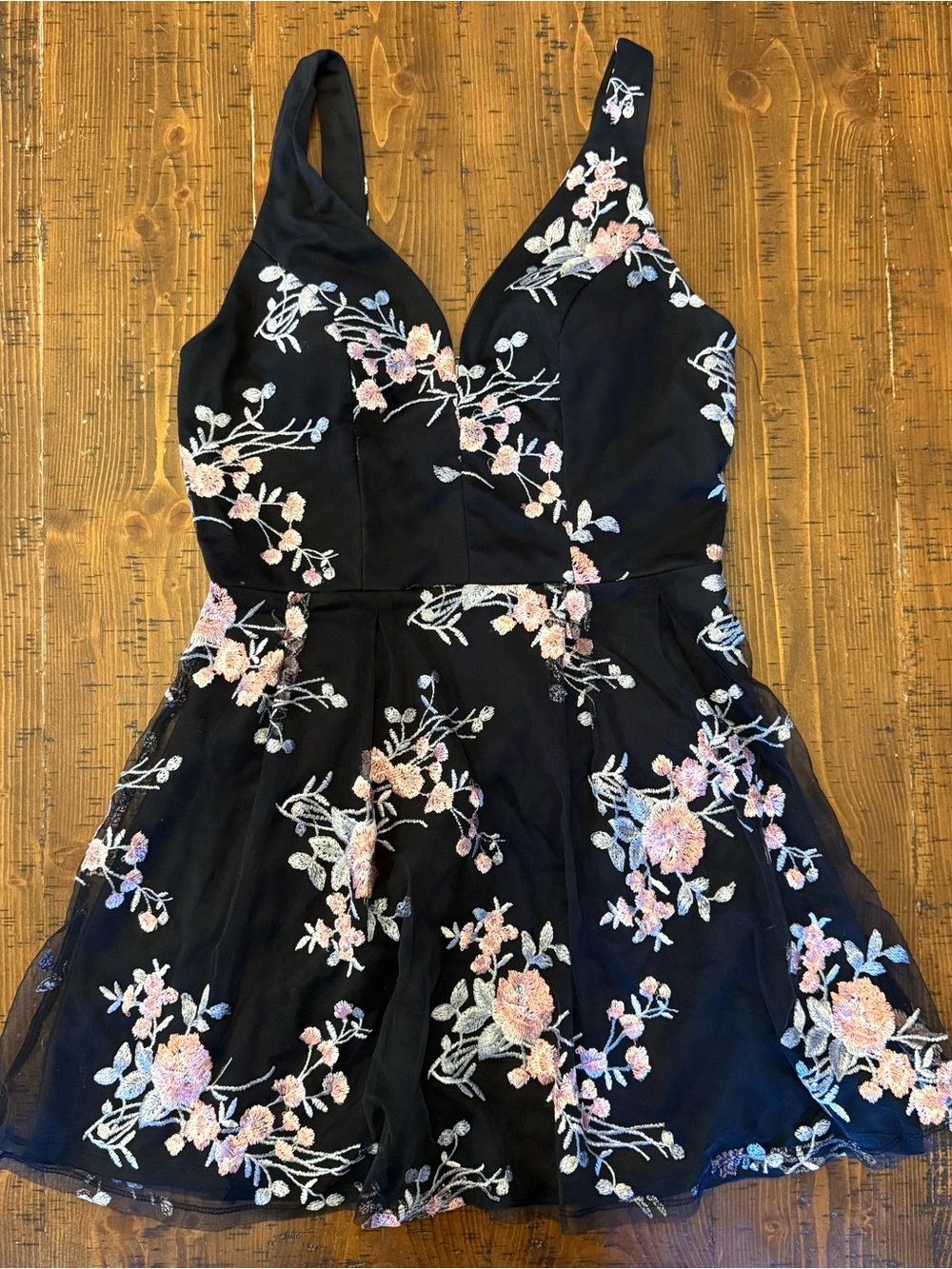 Black and Pink Floral Lace Dress Embroidered V Neck Mini Length Sz 9 EUC